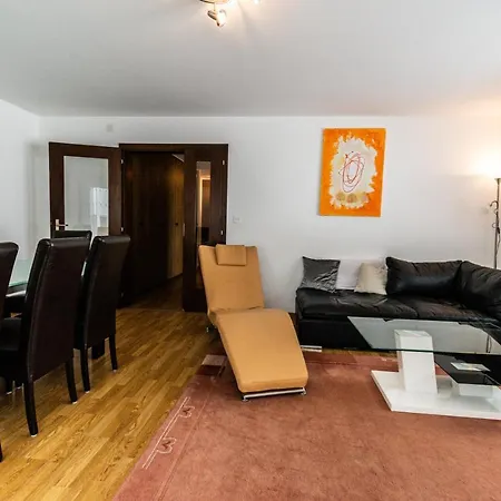 Apartamento Grosszugige Attikawohnung Uber Den Dachern Brig's Glis